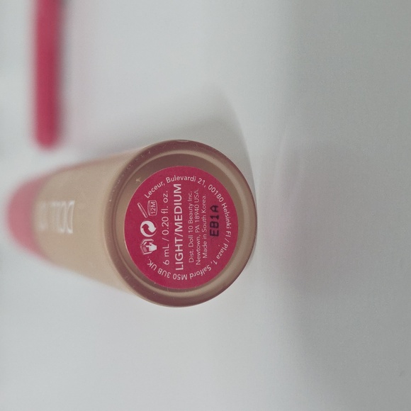 NWT Doll 10 Doll Skin Genius Serum Concealer with Brush - Light Medium - Picture 3 of 3